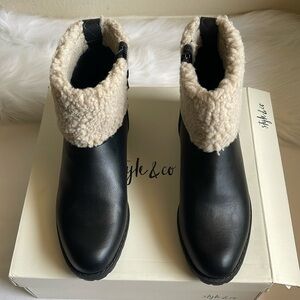Style & Co Women’s Bettey Black Fur Fold Over Ankle Boots Size 7.5M. New in box.